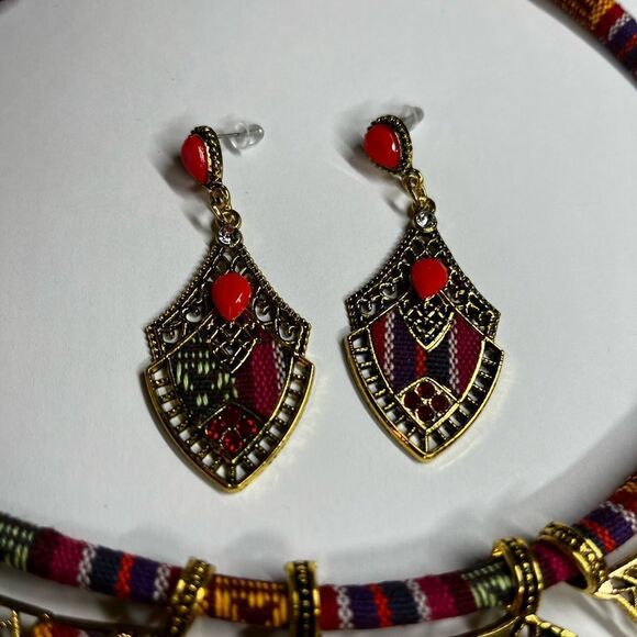 Bohemian Style Necklace and earrings set - Picture 9 of 14